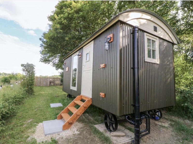 Fiddleneck Lane Shepherds Huts